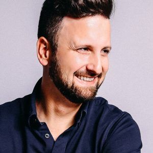 A profile ID portrait of Harry Bryant.